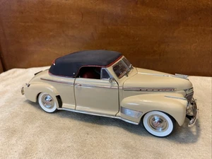 Danbury Mint 1941 Beige Chevrolet Soft Top Convertible 1:24 Diecast Car - Loose - Picture 1 of 12