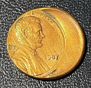 1987 P Lincoln Cent struck 30% Off Center with Full Date Penny Error Nice Coin - Picture 1 of 2