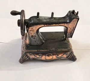 Vintage Durham Industries Metal Miniatures Sewing Machine No 5403 Hong Kong💗 - Picture 1 of 5
