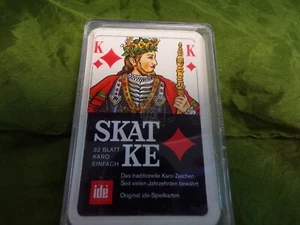 32 carte da gioco tedesche vintage "SKAT". BN. Carte In Plastica. - Foto 1 di 4