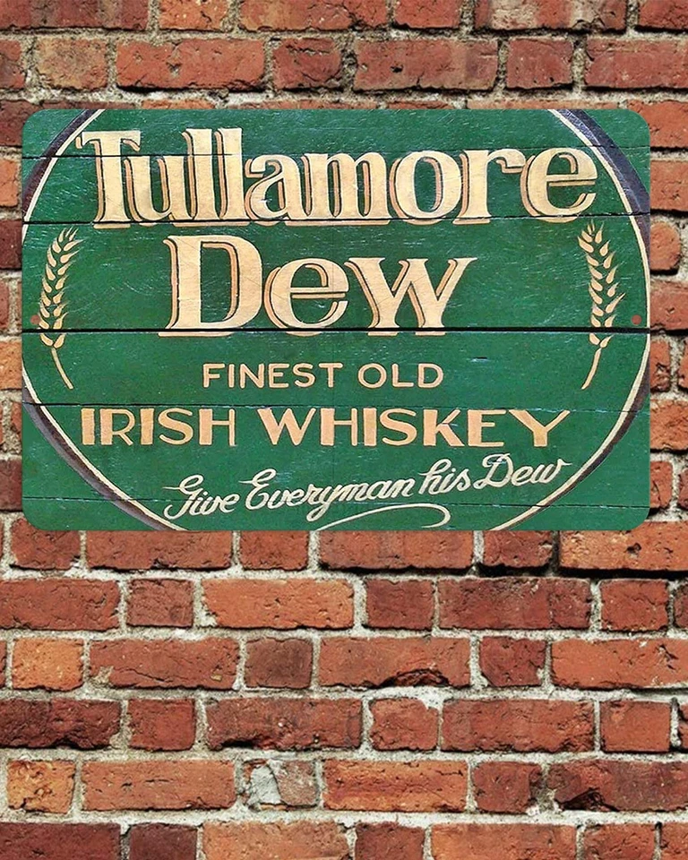 Letrero irlandés antiguo Tullamore Dew Finest aluminio metal 8"x12" retro envejecido rústico Foto 1 de 1