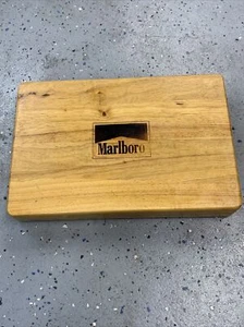 Marlboro Poker Set - Picture 1 of 6