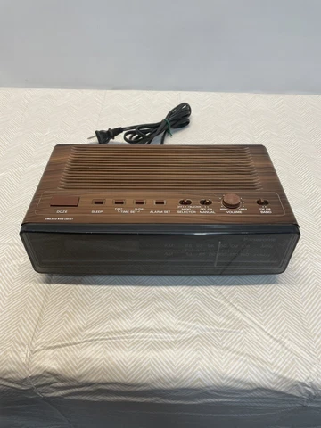 Panasonic RC-65 AM/FM LED Digital Alarm Clock Radio Vintage TESTED Working Cover