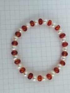 Stretch Bracelet Pearl Carnelian Wedding Bridesmaid Birthstone Unique Handmade - Foto 1 di 3