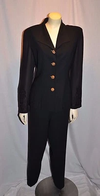 Vintage Liz Claiborne Black Ladies Pantsuit   Size 10  Pre Owned & Beautiful ! - Image 1 of 4