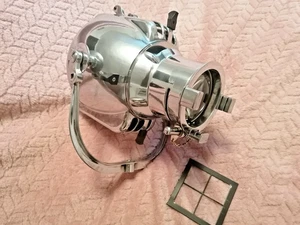 BRITISH MADE VINTAGE STRAND PATT 23 MKII  THEATRE LIGHT, SHUTTERS & GEL FRAME - Picture 1 of 10