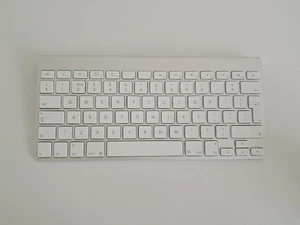 Apple Wireless Keyboard A1314 Silver Tested And Working - Afbeelding 1 van 3