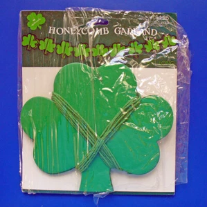 Hallmark HONEYCOMB GARLAND St Patrick Vintage SHAMROCKS 8 Feet with Package - Picture 1 of 5