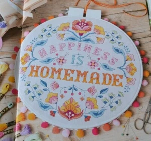 'Happiness Is Homemade' Quote In Floral Border Hoop Sampler Cross Stitch Chart - Picture 1 of 1