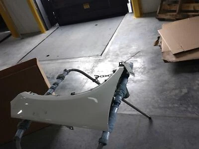 Used Front Right Fender fits: 2017 Volkswagen Tiguan flat fender moulding Front - Изображение 1 из 4