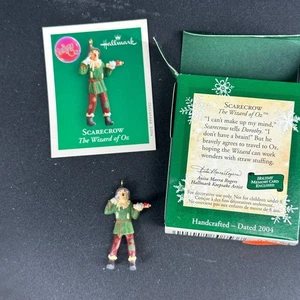 2004 The Wizard of Oz Scarecrow Hallmark Miniature Ornament New in Box - Picture 1 of 6