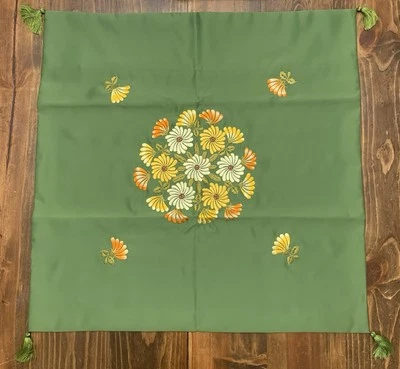 Funda Almohada Grande Bordada Satén Borla Verde Floral Oriental Foto 1 de 4