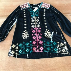 Soft Surroundings Top Women PS Black Geometric Aztec Embroidered Long Sleeve - Picture 1 of 12