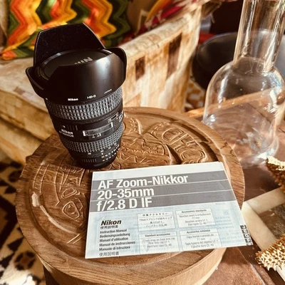 Nikon Nikkor AF 20-35mm f2.8 D IF Lens HB-8 Lens Shade & Manual - Very Nice 	 - Image 1 of 4