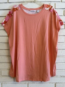 Isaac Mizrahi Womens Sz 1X Peach Tee Solid Front Floral Back NWOT - Picture 1 of 5
