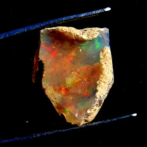 superbe feu naturel OPALE D'ETHIOPIE RUGUEUSE spécimen 8,70 Cts. (14x18x07 mm) XZ37 - Photo 1/6