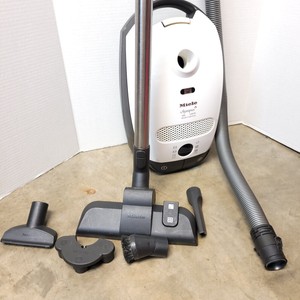 Miele Canister/Cylinder Vacuum Cleaners 