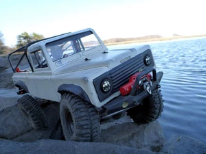 Land Rover 1:10 Defender T Maxx , Revo, Savage, Pick Up, Tamiya, HPI, ABS - Picture 1 of 8