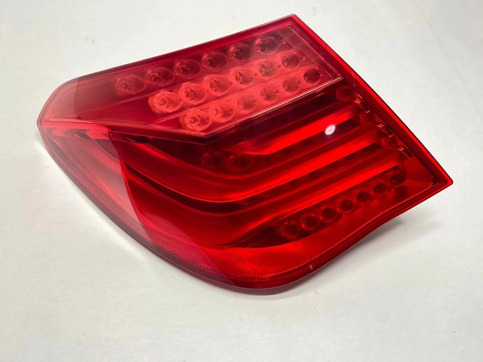 09-12 BMW 750Li 750i F01 Luz Trasera Izquierda Lado del Conductor Exterior Lámpara 7182201 Fabricante Original Foto 1 de 4