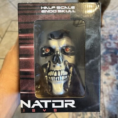 TERMINATOR GENISYS HALF SCALE ENDO SKULL - LOOT CRATE EXCLUSIVE CHRONICLE - Image 1 of 4