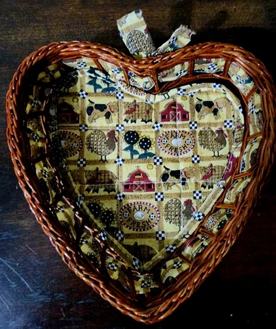 Heart Shape Woven Wicker Basket Wood Heart Farm Fresh Country Glass Country 7" Cover