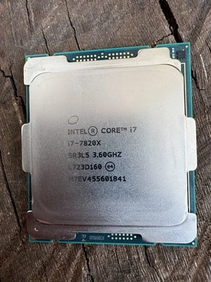 Processore Intel Core i7-7820X - Immagine 1 di 3