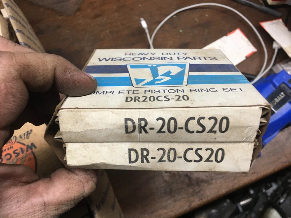 Wisconsin Antique Engine YD-20 YD20 Distributor Boot TJD THD AENL VH4D VG4D