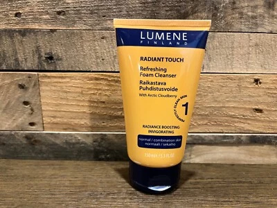 Limpiador de espuma refrescante Lumene Radiant Touch Arctic Cloudberry 5,1 oz Foto 1 de 2