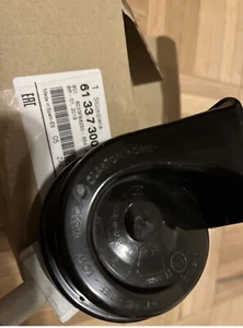New Genuine BMW Horn - Low Pitch 61337300152 Brand New - Picture 1 of 3
