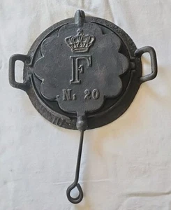 RARE! Denmark Danish King Frederick #20 Cast Iron Waffle Iron - Picture 1 of 9