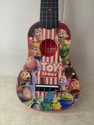 First Act Discovery Children’s Ukulele Toy Story 4 Theme Foto 1 de 4
