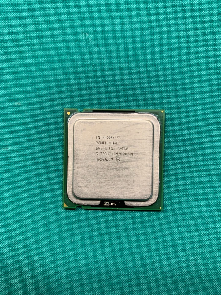 Intel Pentium 4 SL8Q6 640 3.20GHZ 800MHZ 2MB LGA775 CACHE - Image 1 of 1
