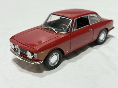 Alfa Romeo GT Junior 1300 1:24 Leo Models Quattroruote No Polistil Mebetoys  - Immagine 1 di 4