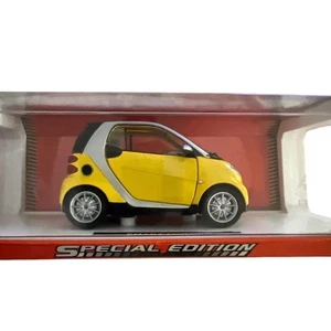 Smart Car Fortwo NEW Diecast 1:24 Italian Design Model Special Edition Limited - Picture 1 of 10