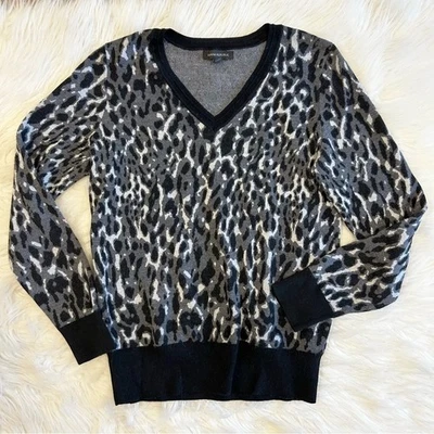 Banana Republic Merino Wool Black Gray Animal Print V Neck Sweater Size Medium - Image 1 of 4