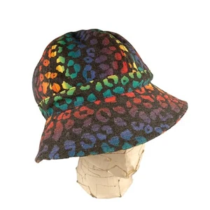 Sombrero cubo con estampado de leopardo arco iris tórrido multicolor talla mediana/lrg - Imagen 1 de 5