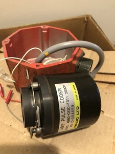 FANUC A860-0320-T011 ABS Pulse Coder 2000P with 5” Red Motor Cap Clean Used - Picture 1 of 4