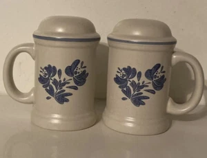 Saleros y pimienta de colección PFALTZGRAFF YORKTOWNE ESTUFA 5" con asas - Imagen 1 de 4