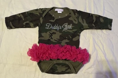 NUEVO INFANTIL NIÑA TALLA 3-6 MESES Una Pieza Camuflaje Rosa TuTu "Daddy's Girl" Foto 1 de 4