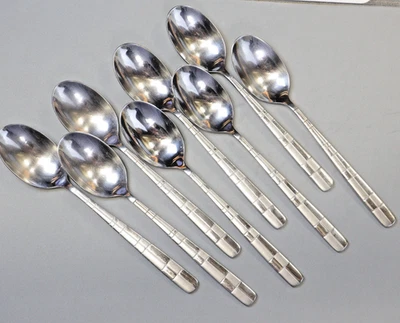 Cucharas de sopa ovaladas Cambridge Landscape 8 lugares cubiertos de acero inoxidable Foto 1 de 4