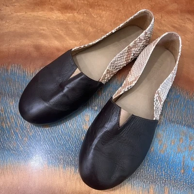 Tkees Shoes Womens Size 7.5 Brown Snake Print Leather Slip On Flats Made Brazil - Image 1 of 4