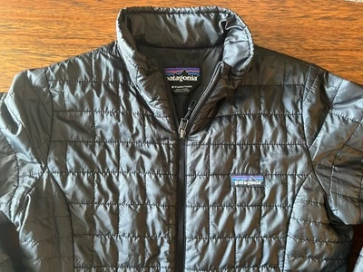 Chaqueta acolchada Patagonia para mujer Nano Puff negra aislada Primaloft usada en excelente estado M Foto 1 de 4