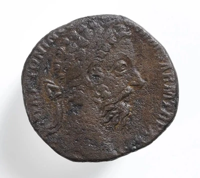 Marco Aurelio como Augusto AE Sestercio 176-7 dC armas alemanas capturadas rev. Foto 1 de 4