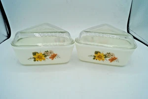 LOT OF 2 VINTAGE PYREX ENGLAND AUTUMN GLORY TRIANGLE CASSEROLE DISH W/ LID - Picture 1 of 7