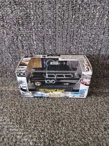 Maßstab 1:64 1957 Chevrolet Nomad 100 Years of Chevy Diecast Car von M2 - Bild 1 von 1