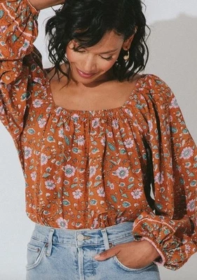 Blusa Cleobella Shania en Terracota Floral Para Mujer Mangas Globo Pequeñas Foto 1 de 4
