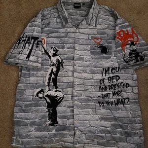 Tango Hotel Men's Graffiti Short Sleeve Button-up XL Grey & Black Hip Hop Street - Picture 1 of 11