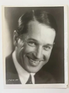 Maurie Chevaliar década de 1930 - Imagen 1 de 3