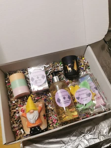 Luxe Fragrance Fusion Care Box - Experience Aromatherapy Bliss! - Picture 1 of 5