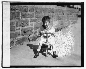 Photo:Wellington Koo,Jr.,1888-1985,Boy,Bicycle,Children - Picture 1 of 1